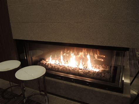 conrad tokyo executive lounge fireplace - Hungry for Points