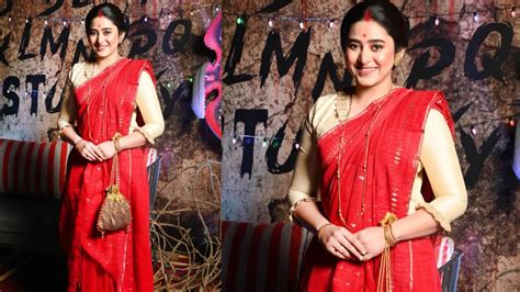 Check Out: Ridhima Ghosh Nails The Fashion Game In Red Saree Outfit ...