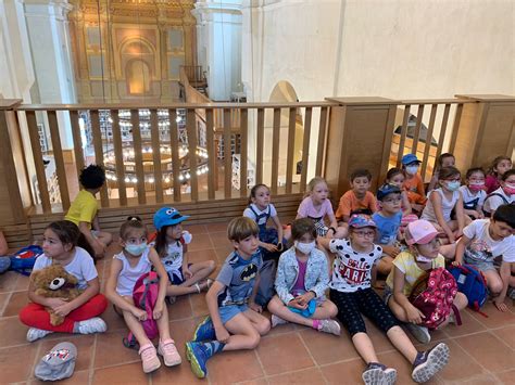 Visita A La Biblioteca Niveiro Alfar Del Carmen Ceip Nuestra Se Ora