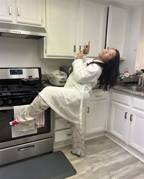 Moontellthat3 - Cooking Dance | Facebook