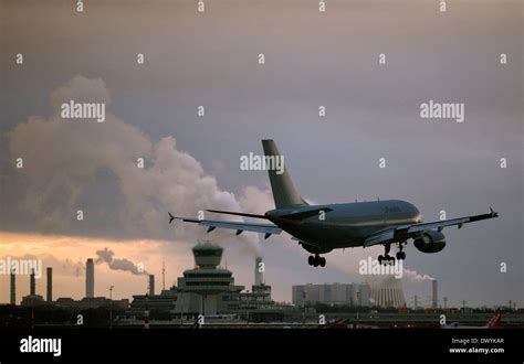 Military Airport By Night Hi Res Stock Photography And Images Alamy