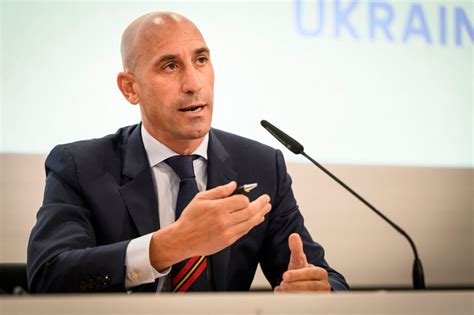 Rubiales Refuses to Quit Over Hermoso Kiss After Spain's World Cup 2023 Win - Bloomberg