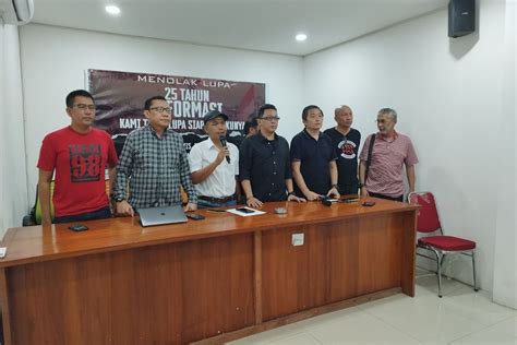 Mengenang Tahun Reformasi Pameran Foto Dan Diskusi Sejarah Di Kota