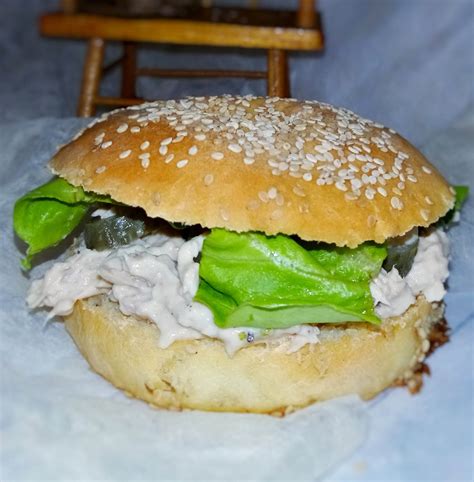 Bagel Con Insalata Di Pollo Tonnata