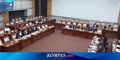 Komisi I Dpr Gelar Rapat Dengan Dewas Tvri Bahas Pemecatan Helmy Yahya