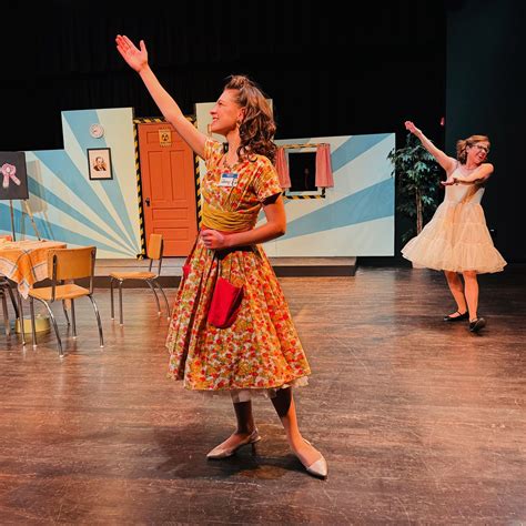 Review Magnolia Theatres ‘five Lesbians Eating A Quiche League Of Cincinnati Theatres