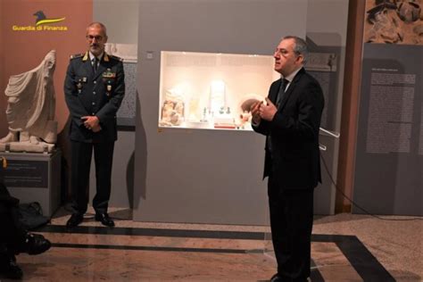 Presentazione Calendario Storico 2024 Guardia Di Finanza 1 Molise Tabloid