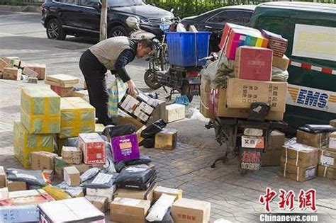 行李快递到学校：00后大一新生流行“空手到”00后大学新生大学报到新浪教育新浪网