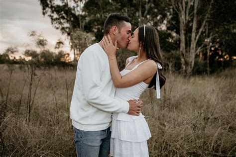 chest kiss kiss images pixabay