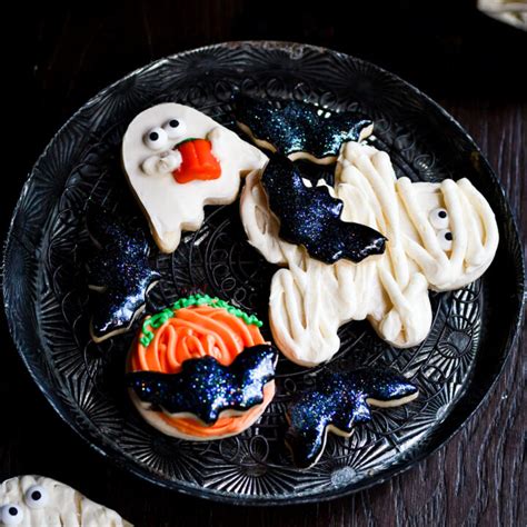 Halloween Sugar Cookies Decorating Ideas + Recipe - Keat's Eats