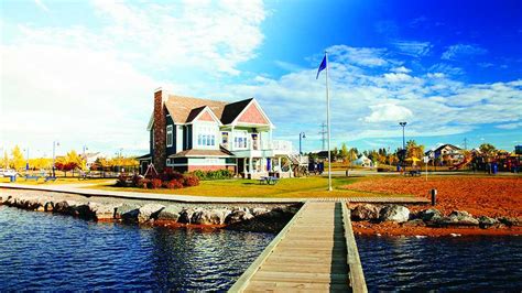 Edmonton Area: Lake Summerside - NextHome