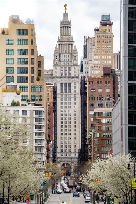 20 ICONIC New York City Buildings (You Should Know)