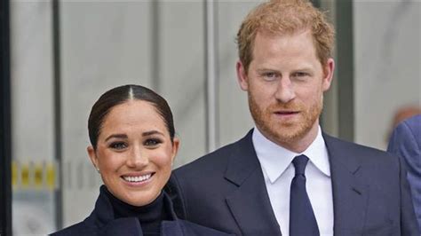 Meghan Markle reaparece en público muy sonriente y de la mano de Harry