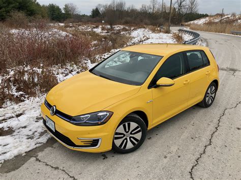 Review: 2020 VW e-Golf – WHEELS.ca