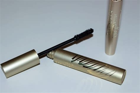 Stila Huge Extreme Lash Mascara & Lash Stunner Primer Review - Really Ree