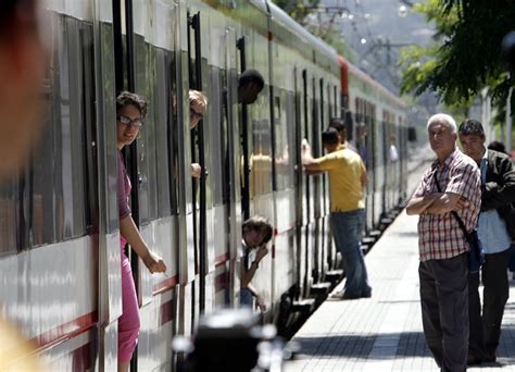 Un nuevo robo de cable interrumpe la circulación de trenes entre