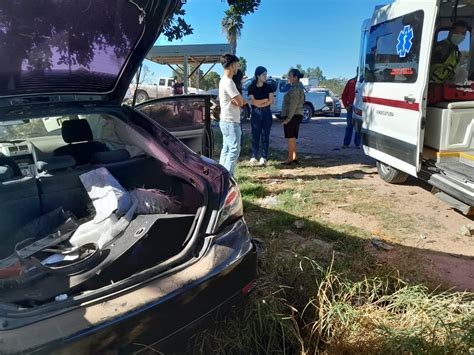 Choque Por Alcance Sobre La Carretera Los Mochis Ahome Deja A Dos