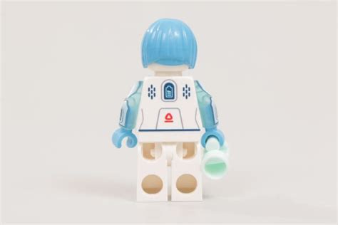 LEGO Nurse Android and Retro Space Heroine walkthrough