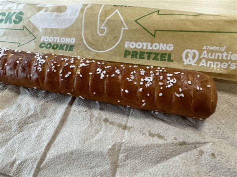 Subways Footlong Pretzel Review How Does It Taste Food Senpai