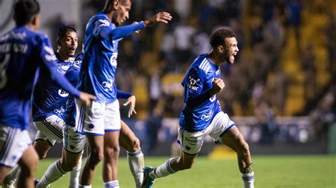 Jajá marca seu primeiro gol pelo Cruzeiro jogador é o 19º a marcar