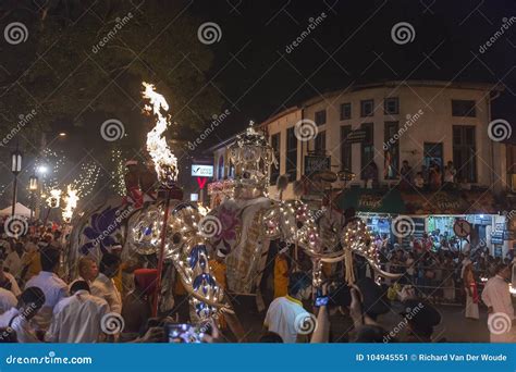 Festival Esala Perahera In Kandy Redaktionelles Foto Bild Von