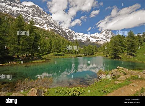 il lago blu  res stock photography  images alamy