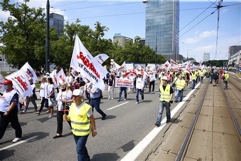 Warszawa Protest górników i energetyków utrudnienia w centrum