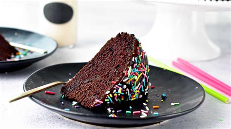 Eggless Chocolate Cake Recipe - The Conscious Plant Kitchen