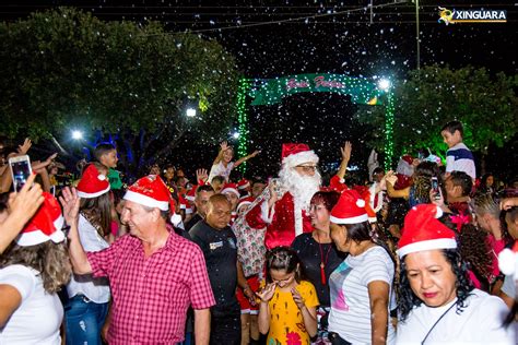 Centenas De Pessoas Fazem Festa Na Chegada Do Papai Noel Em Xinguara