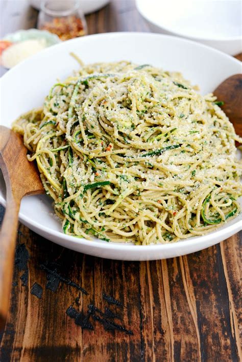 Delicious Whole Wheat Spaghetti With Zucchini And Spinach Pesto