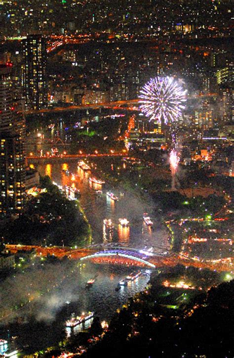 祭り船100隻、空には花火 天神祭、大阪華やぐ 夏祭り＆花火特集：朝日新聞デジタル