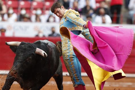 “salvajismo” Faitelson Y Heriberto Murrieta Chocaron Tras Suspensión De Corrida De Toros En