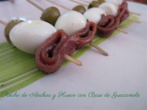 PINCHOS DE HUEVO DE CODORNIZ COCINA CON REINA