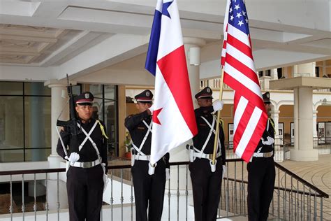 NUEVO EMBAJADOR DE LOS ESTADOS UNIDOS PRESENTA COPIAS DE CREDENCIALES