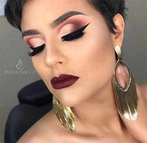 Pin Em Makeup Ideas Modelos De Maquiagem Arte Em Maquiagem Batom Vinho