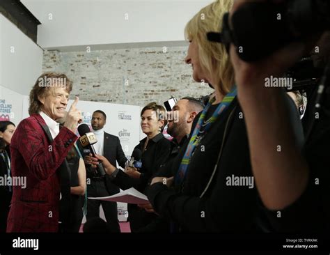 Mick Jagger des Rolling Stones arrive sur le tapis rouge à l Industria