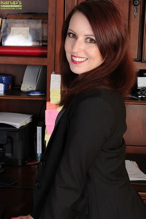 Brunette Milf Babe Violet Undressing And Spreading That Tight Pussy Porn Pictures XXX Photos