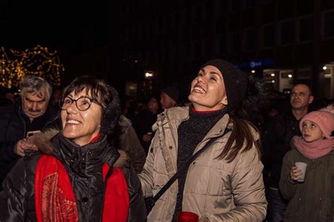 FOTO V Murski Soboti Silvestrovali Ob Zvokih Glasbene Skupine Plamen