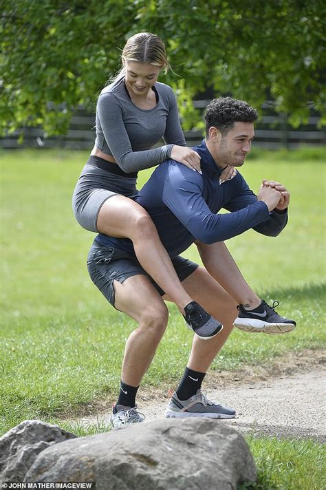 Love Island's Molly Smith Callum Jones work out in the park - ReadSector