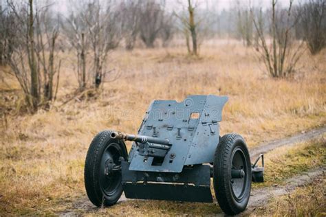 German Anti Tank Gun Pak 36 In Field It Was The Main Anti Tank Weapon