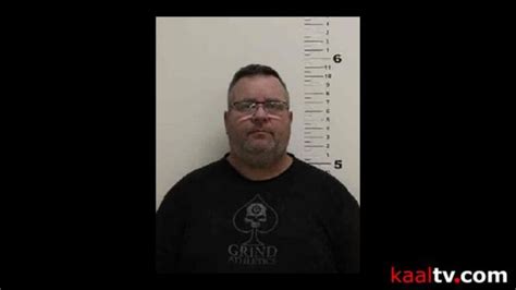 Iowa Police Chief Arrested Faces Multiple Charges Abc 6 News