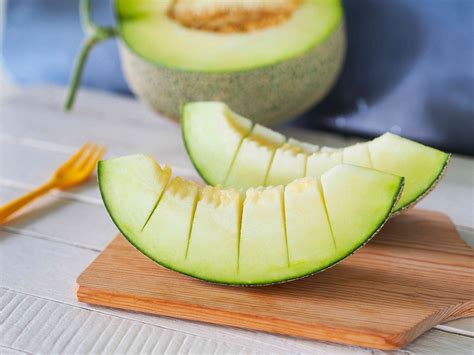 Honeydew Melon Benefits Nutrition And Risks