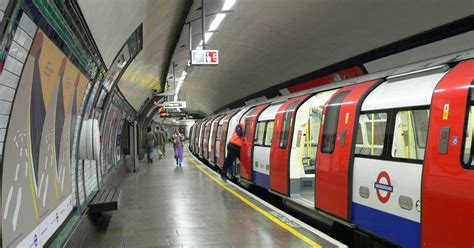 A Definitive List Of Who You Ll Meet And Hate On The Tube