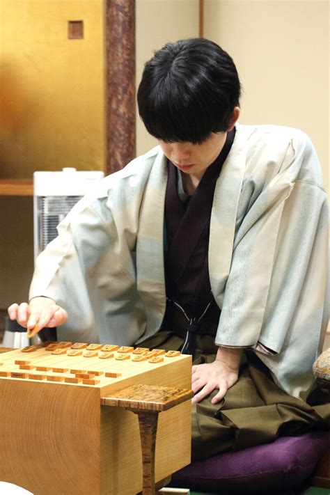 藤井聡太八冠が2024年タイトル戦白星初め 王将戦第1局で菅井竜也八段に勝利 スポーツ報知