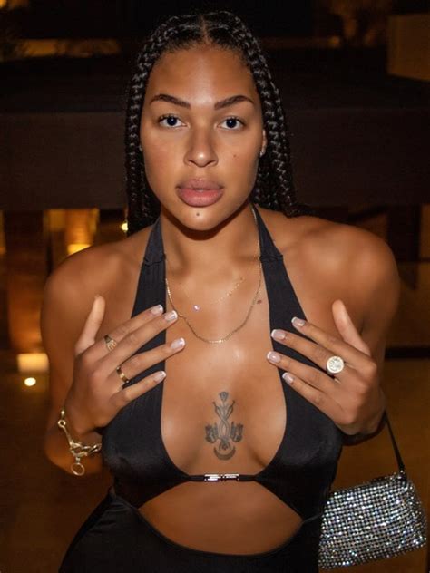 Liz Cambage Seen At Burning Man After Wnba Implosion Sparks Andrew