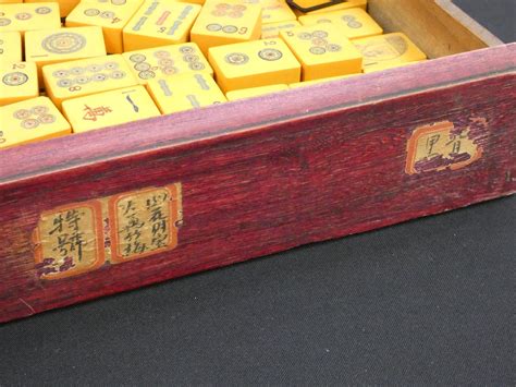 Lot A 1930 S Chinese Butterscotch Bakelite Mahjong Set