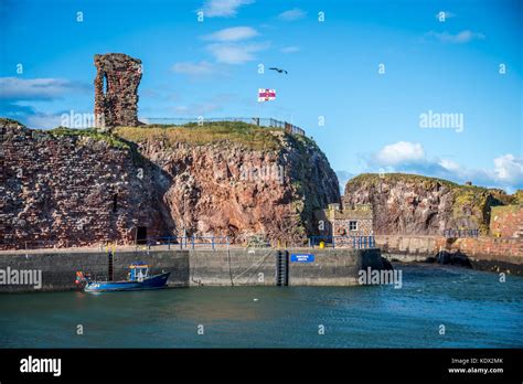 Dunbar castle ruins hi-res stock photography and images - Alamy