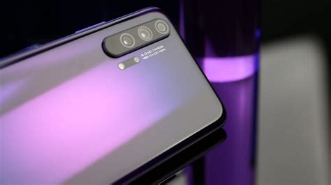 Honor 20 Pro Preview | PCMag