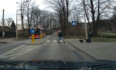 Bielskiedrogi Pl Wideo R Ce Opadaj Tak E Ci Ko Napisa Tytu