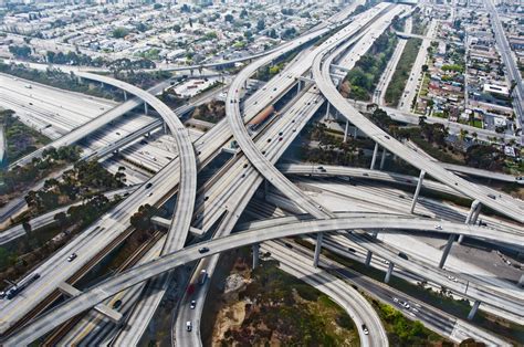 Hitting the Books: How Los Angeles became a 'Freewaytopia' | Engadget